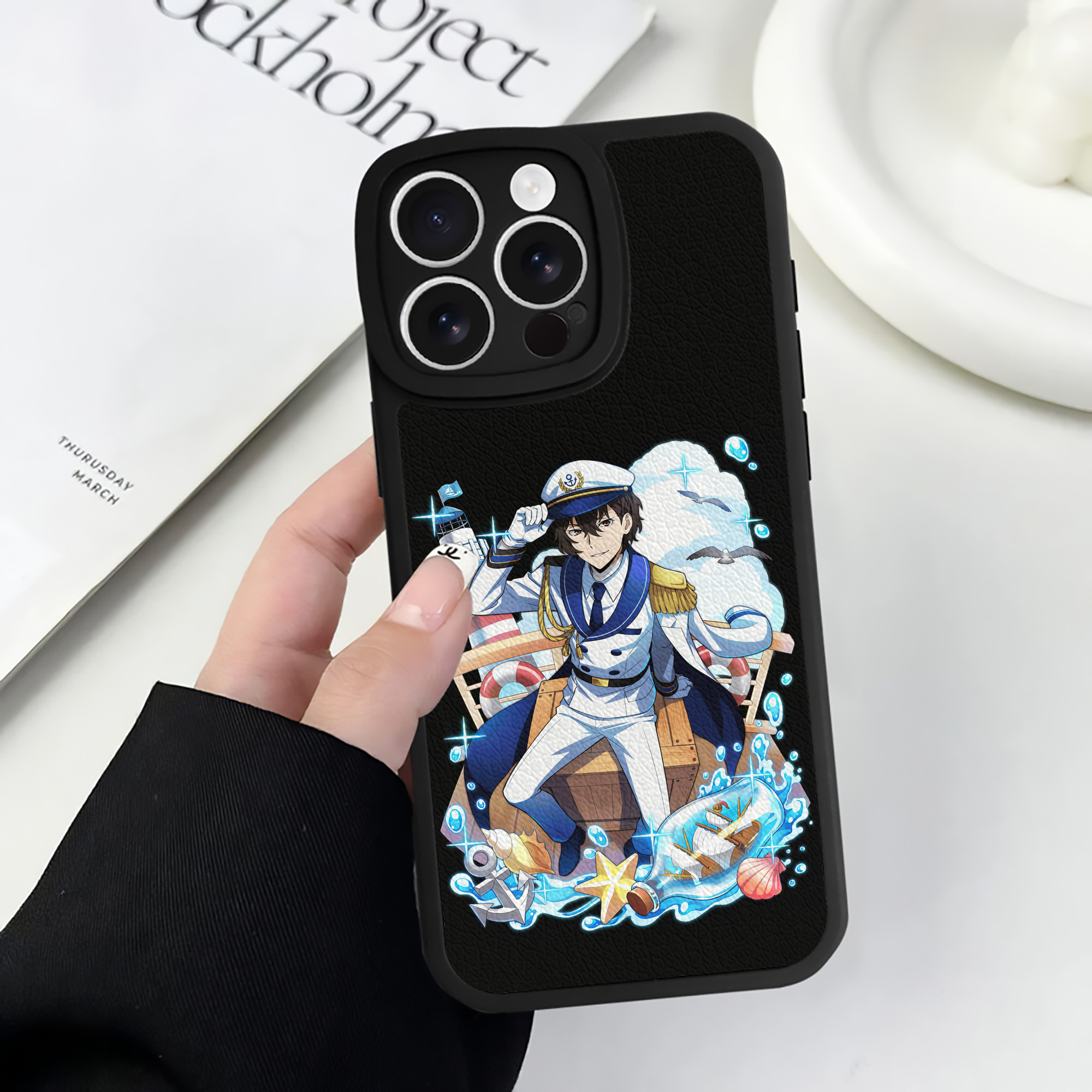 （画像用） 文豪ストレイドッグス Bungo Stray Dogs 【iPhone 16シリーズ対応】シリコンスマホケース（レザー調） 材質：シリコン
